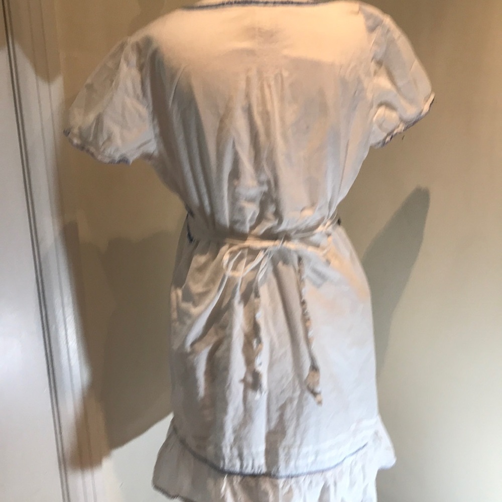 “OASIS” Embroidered White and Blue Cotton Dress. - Picture 3 of 16